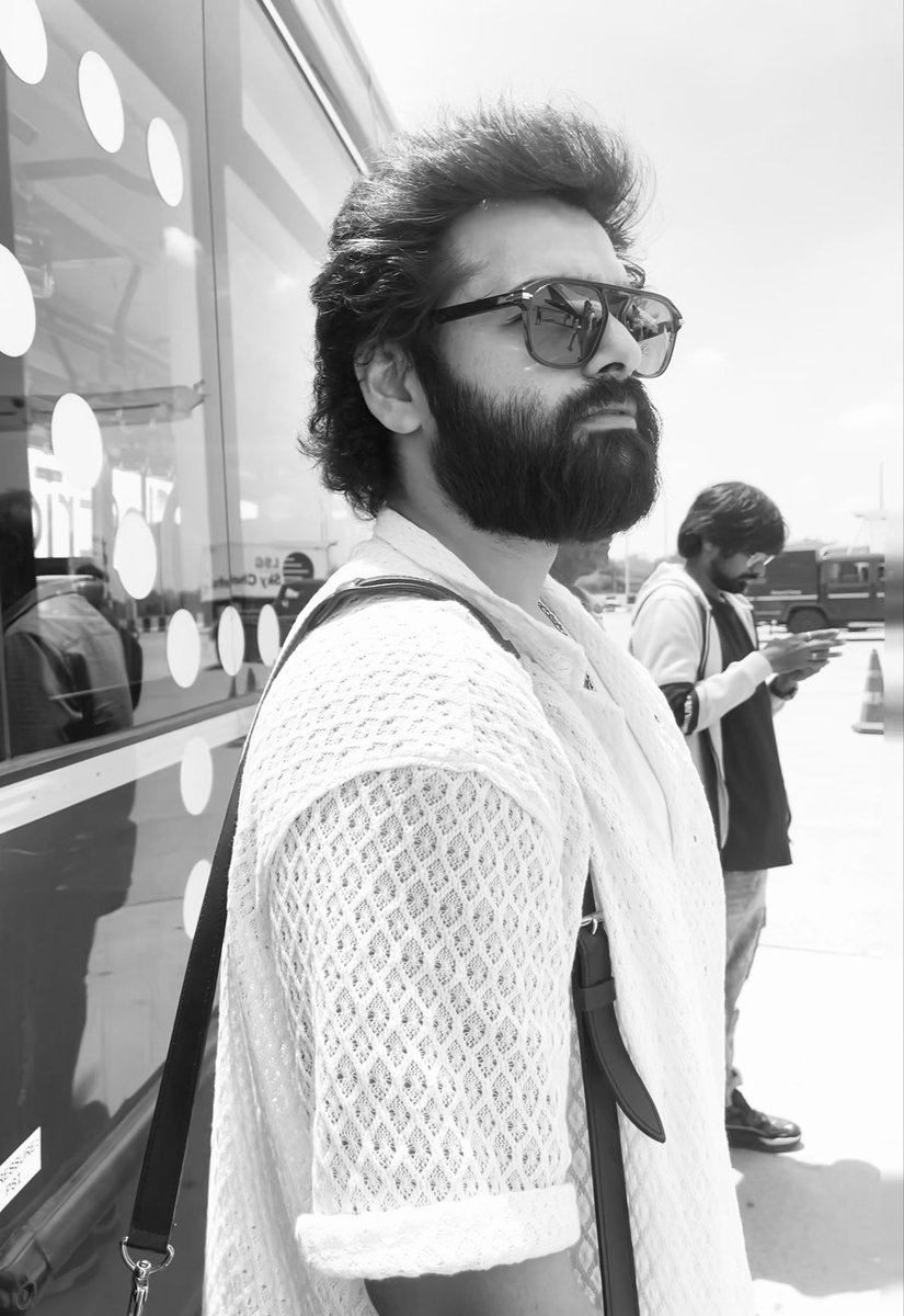 TeamRaPo's tweet photo. Ustaad @ramsayz looks ruggedly suave 🔥 and Sree Leela looks gorgeous 💥 in the latest post of @sreeleela14 via @instagram clicks From #Mysore Airport ⚡️⚡️!! Off to Shoot for the Next Schedule of #BoyapatiRAPO 

#RAmPOthineni 🤟🏻 https://t.co/CWThrPEp3i