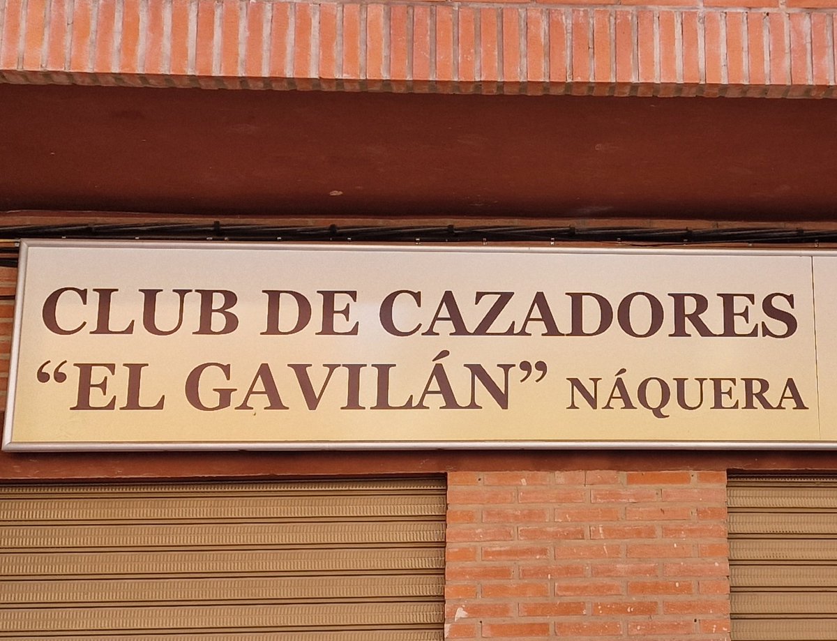 *El club de cazadores el Gavilán* apoya a la *plataforma Institut Ara* 

La puesta en marcha de un instituto de educacion secundaria, bachillerato y formación profesional es una reivindicación de todo el pueblo de Náquera