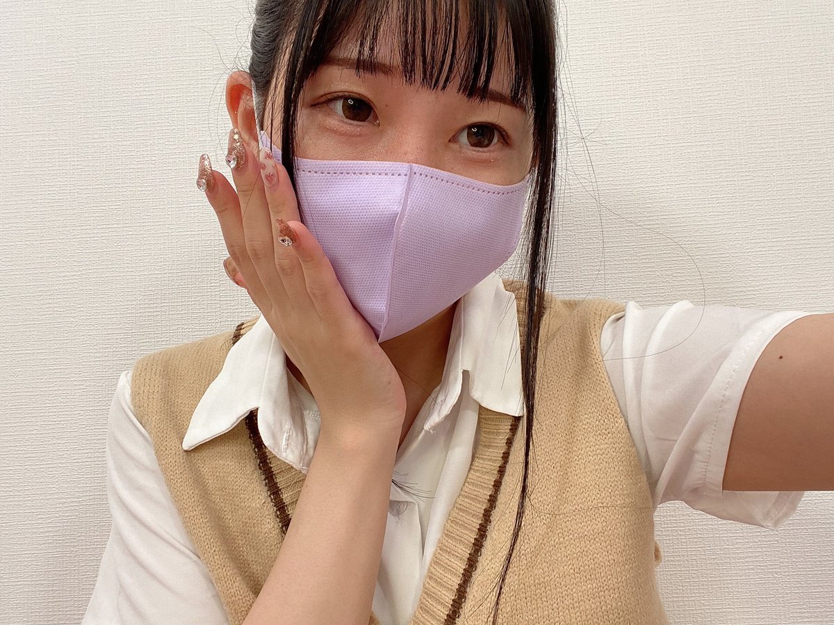 Yui on Twitter "It's getting soo humid in Japan!😳"