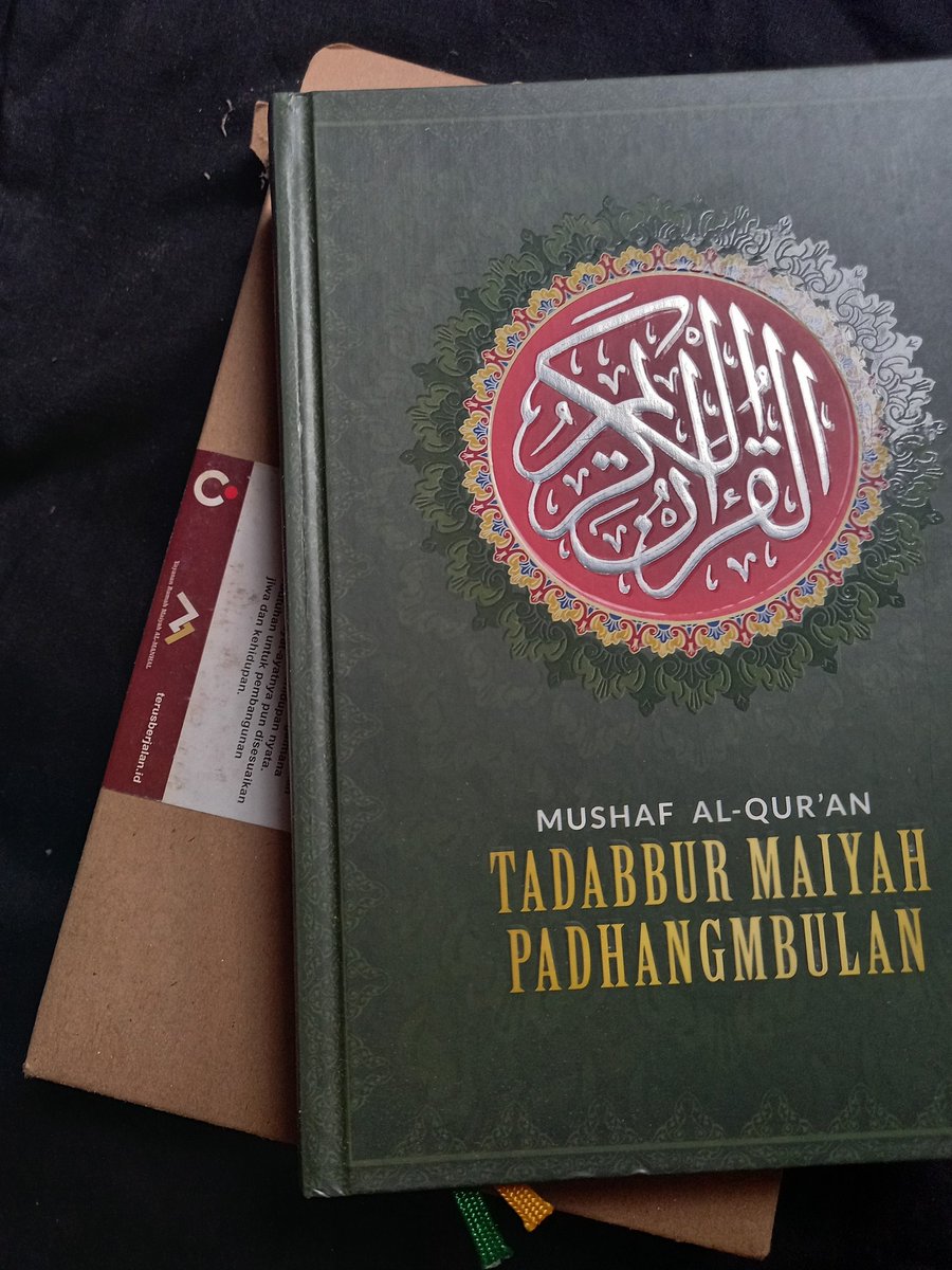 maiyahcirrebes's tweet photo. Bagi sedulur semua, bisa mendapatkan Mushaf Alquran Tadabbur Maiyah Padhangmbulan karya dari Mbah Nun & Mbah Fuad.
Dengan klik tautan dibawah ini:
https://t.co/tZGmYc8CNQ
#Mushafalqurantadabburmaiyahpadhangmbulan
#CakNun #MbahNun #Emhaainunnadjib #cakfuad #mbahfuad #maiyah https://t.co/CEpeabkpmV