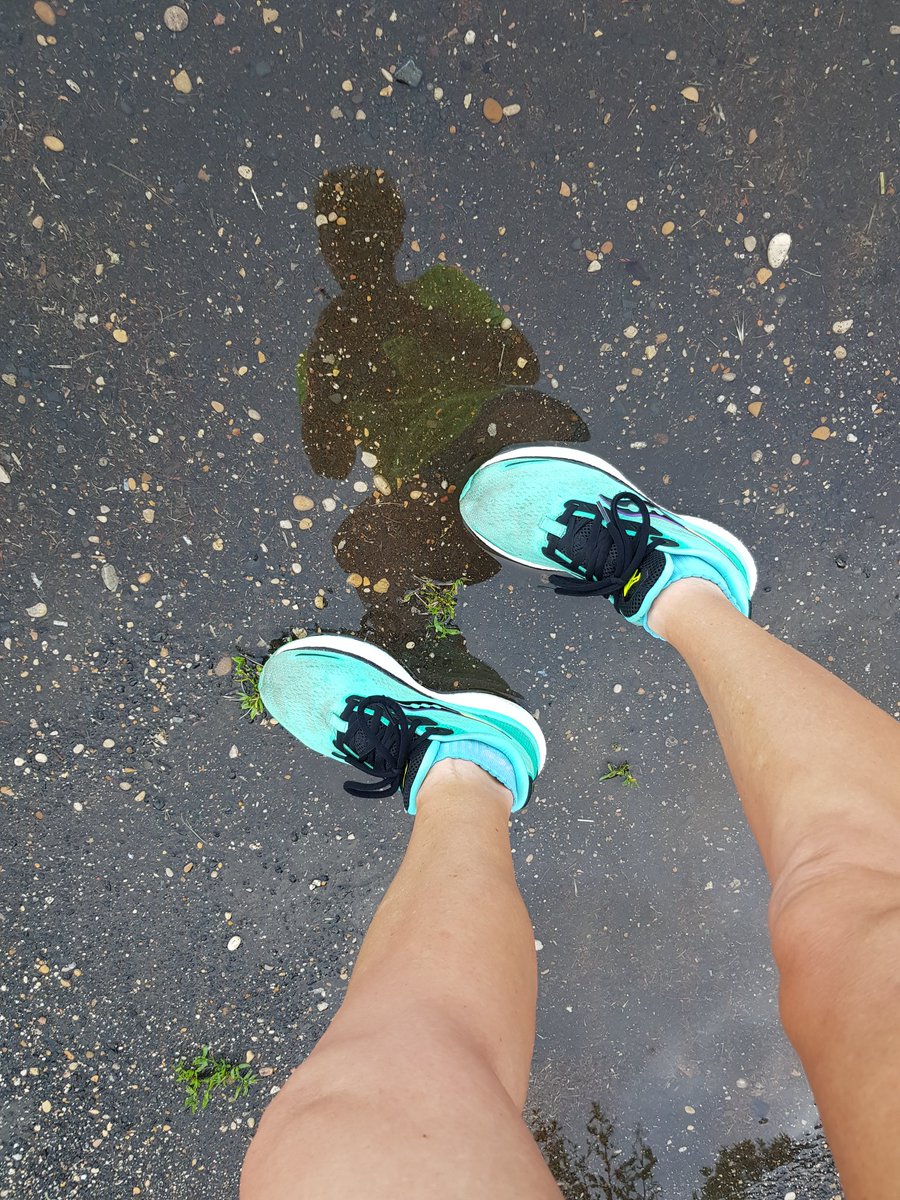 Tra pioggia e sole la corsa continua ....🌧🌄
#MorningRun 👟🏃‍♀️🏃‍♀️