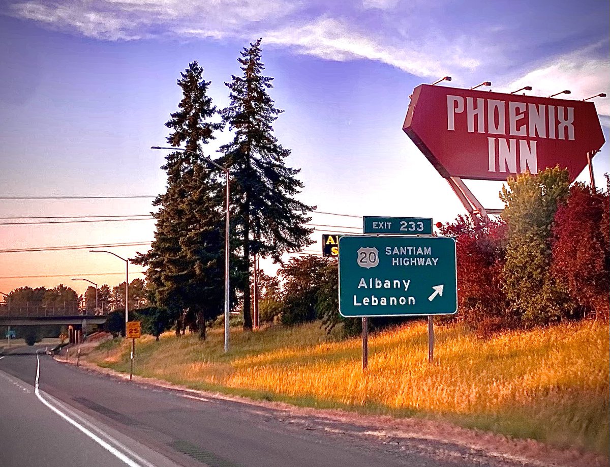 Hey-Oh!! Albany, Lebanon, & Phoenix off the same exit? We love it and miss you all! 

Love shout out to fellow NY Albanian ‘Marie Miller’ for sponsoring 40 miles! 

#albanyny #albanyoregon #thankyou #sirsy #sirsyband #sirsysponsor #lebanonNH #lebanonOR #phoenixAZ #phoenixoregon