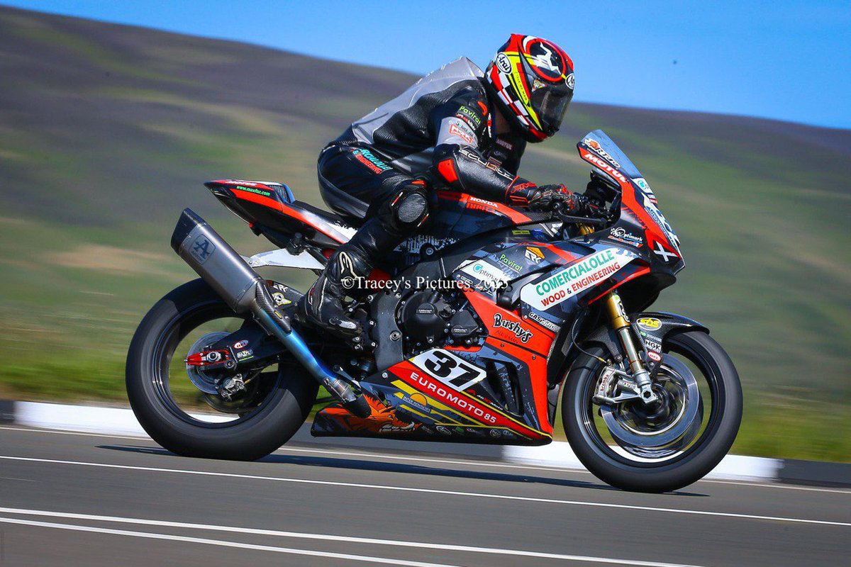 Hoy , 6 de junio de 2023 , <a href="/Torras49/">Raül Torras</a> competirá en dos carreras del #iomtt , la primera en la categoria de STW y la segunda en la de STK.  Busca tu sitio y acomodate , aquí es donde lo podrás ver: iomttraces.com/follow/page/li…
#rt49 #tollracingteam #iomtt