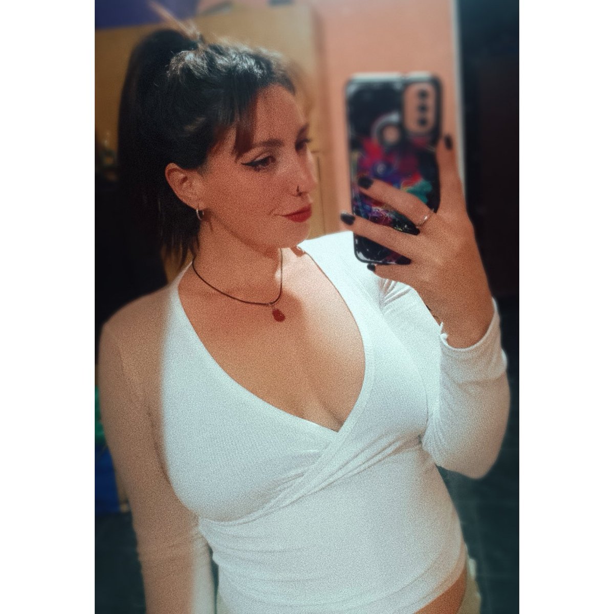 C3lestegood's tweet photo. Y yo haciendome problemas x un pelotudo, teniendo a tantos que quieren brindarme todo: Aún estando como estoy https://t.co/7qN6T3QZW3