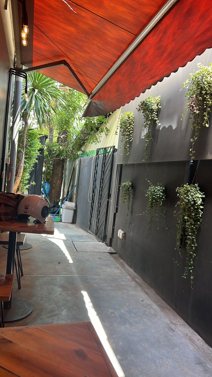 SkyToTo10's tweet photo. Coffee ជាអ្នកយល់ចិត្ត https://t.co/TBJx41K138