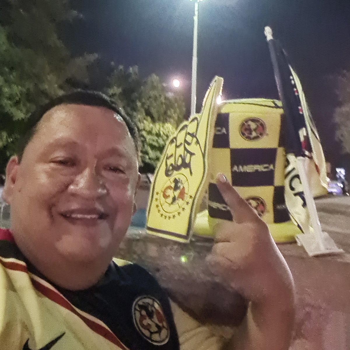 chuyzelotes's tweet photo. @AmericaFemenil @ClubAmerica festejando la segunda de las chicas en Cd. Valles https://t.co/HKWVGjlSxn