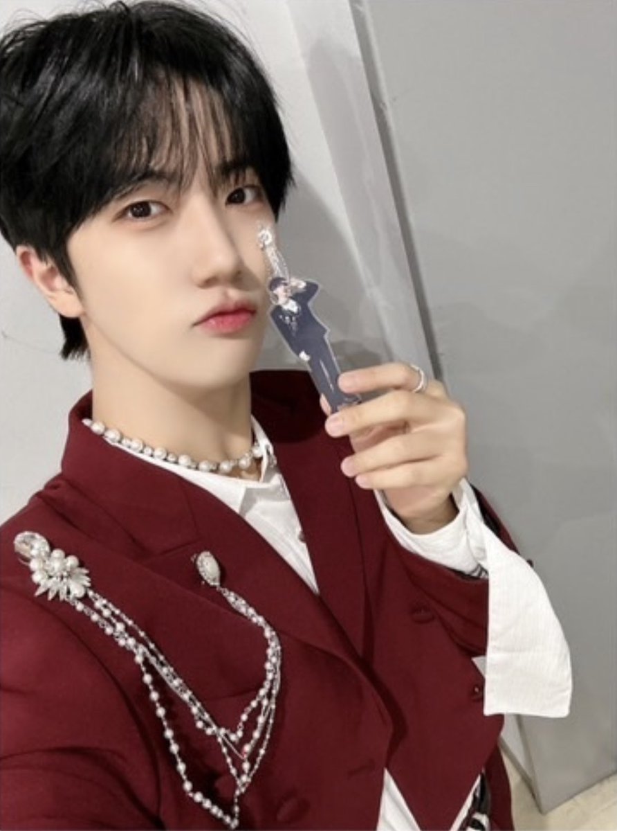 hamch3rry_'s tweet photo. 📸러비티 재팬 아크릴스틱 포토 #원진

#WONJIN #ウォンジン #크래비티 #CRAVITY https://t.co/VlEceCJwyR