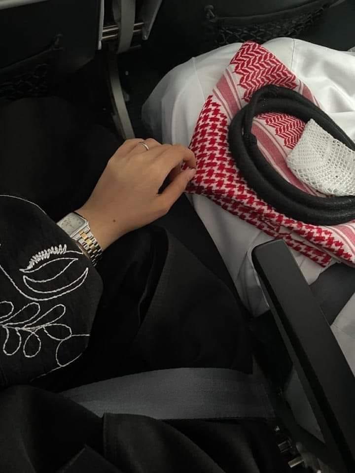 na_ef81's tweet photo. أنتي أجمل م��ّن قصيدي،، لي بقوله
وأنتي اعظم،، من بيوت المدح فيهم 
أضحكي لي .  تضحك الدنيا بسهوله
واشتكي لي واقلب،، الدنيا عليهّم♥ https://t.co/WLf3OnPgCn