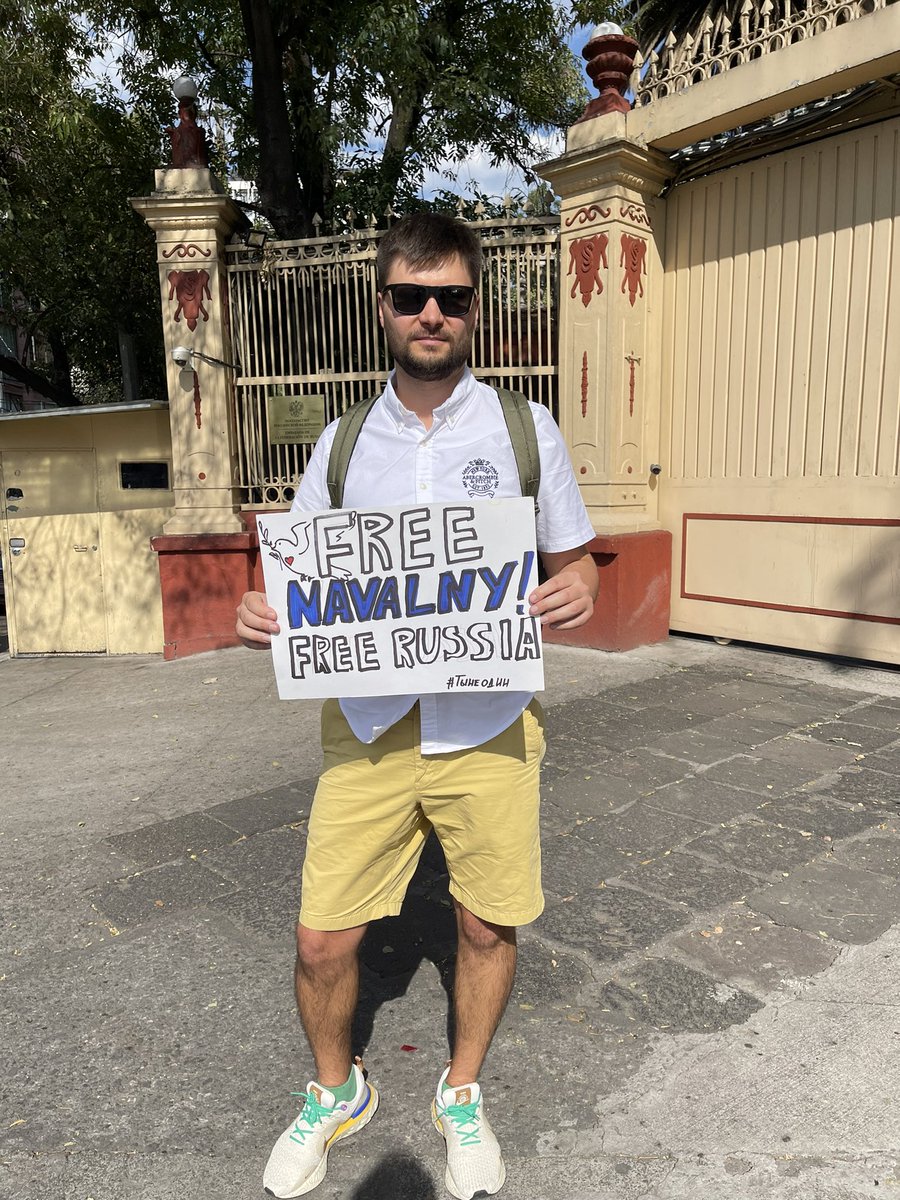 #тынеодин Free Navalny!