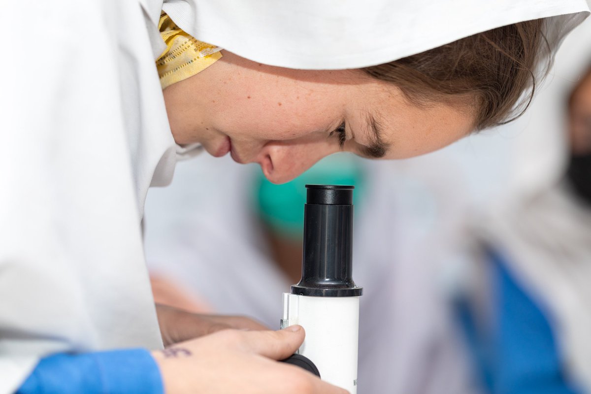 W/ support from <a href="/CanHCPakistan/">Canada in Pakistan</a> &amp; <a href="/GAC_Corporate/">Global Affairs Canada</a>, #UNDPinPakistan re-equipped a science lab at the Govt. Girls High School, in Chitral, damaged during #PakistanFloods. The newly renovated lab will support experiential learning &amp; improve students' understanding of science lessons.