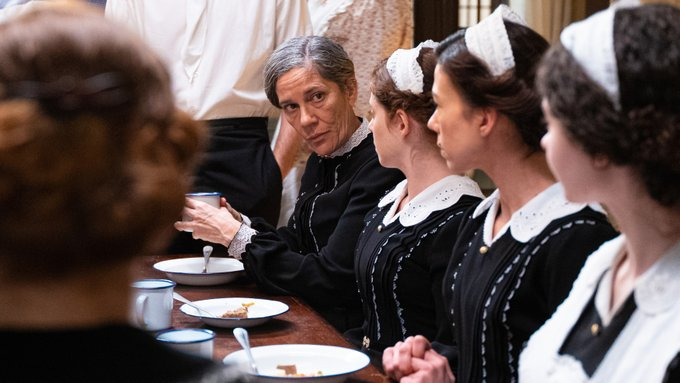 🤵🏻‍♂️ Sigue fuerte #LaPromesa en la sobremesa de <a href="/La1_tve/">La 1</a> al situarse ayer un +15.3% por encima de la media del canal y firmar un 11.8% de cuota.

🥇 La serie es LÍDER ABSOLUTA en su franja de emisión. Ouyeah!!

#QueVivaLaTele #Audiencias