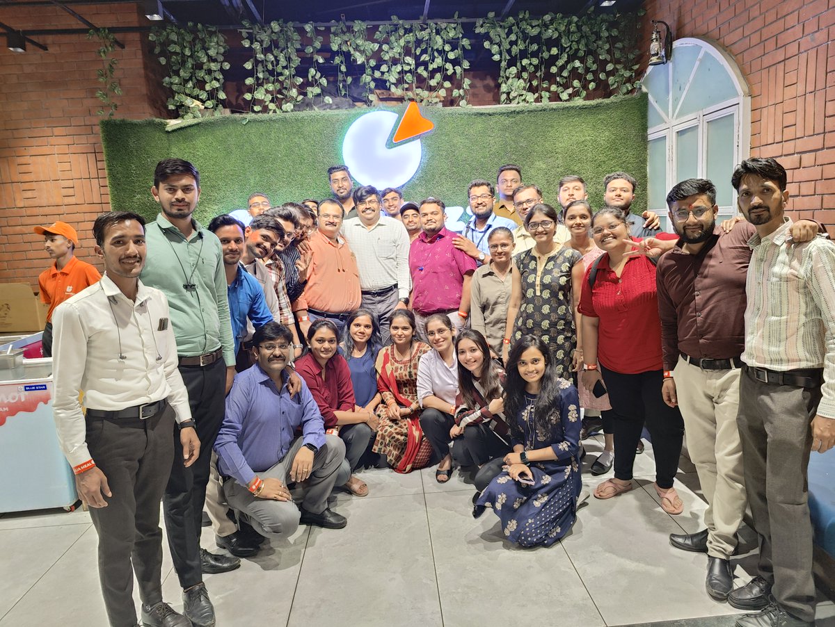 LightMFin's tweet image. 🌟 Another amazing get-together at Light! 🎉 This time, it was our fantastic credit team's with their captain R Swaminathan turn to indulge in some well-deserved quality time together.  #wearelight #lifeatlight #LightTeam #TeamBonding #WorkFamily #CelebratingSuccess #CreditTeam