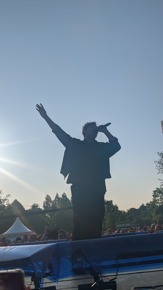 What I did this weekend:
-went to #SpiderManAcrossTheSpiderVerse , I can't describe what I saw because it was freaking amazing;

-I went to a local festival in #alphenaandenrijn and it was LIT: