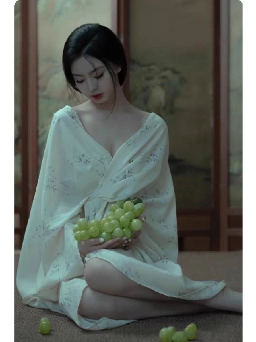 061Paola's tweet image. How about this ? #pyjamas #pyjamastyle #beauty #sleeping @AbbyCDTV @AliceSylk @JdfOror @AniasPoison