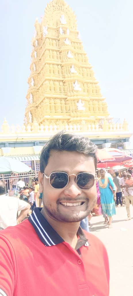 Qt a pic along with temple background with temple location.
#Chamundihill #Mysuru