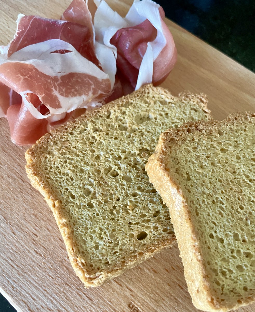 orsolya_health's tweet image. Toasted #pkd bread with #parmaham 😍
orsolyaszathmari.com/post/pkd-bread 
orsolyaszathmari.com/cookbooks