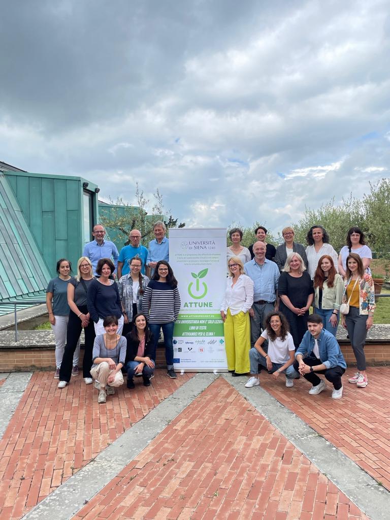unisiena's tweet image. 6/6. Al Complesso didattico Mattioli dell&apos;#Università di #Siena il Transnational meeting di #AttuneProject!
#ATTUNE è un progetto che affronta direttamente il cambiamento climatico nel campus universitario promuovendo e incoraggiando l&apos;azione di tutta la comunità universitaria.