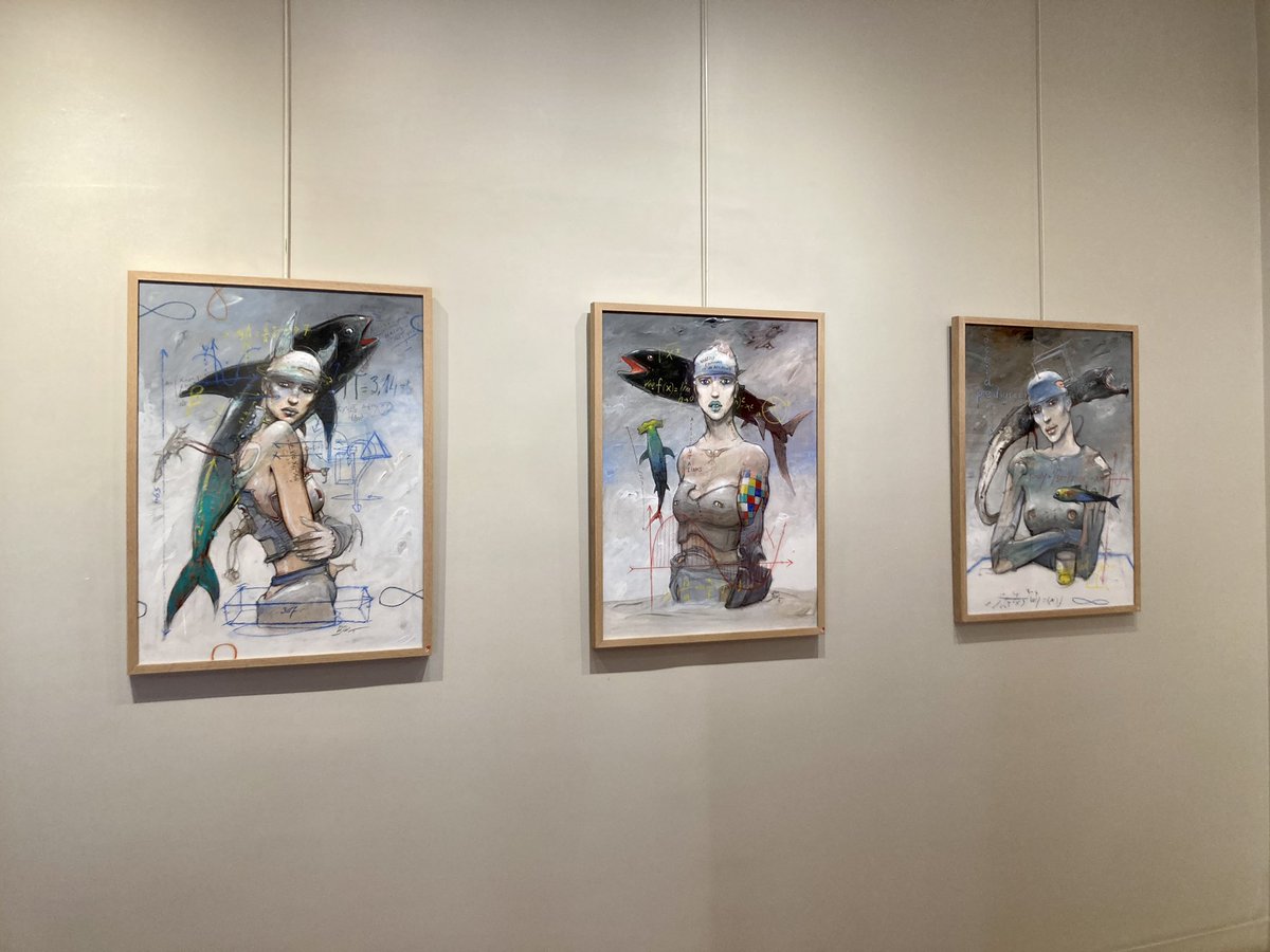 C’était fou… jeudi dernier il y avait des centaines de personnes pour le vernissage de mon #exposition L’Homme est un accident avec #EnkiBilal à la <a href="/GalerieBarbier/">Galerie Barbier</a> ! 

Et, bonne nouvelle, vous avez encore un mois pour venir la visiter.