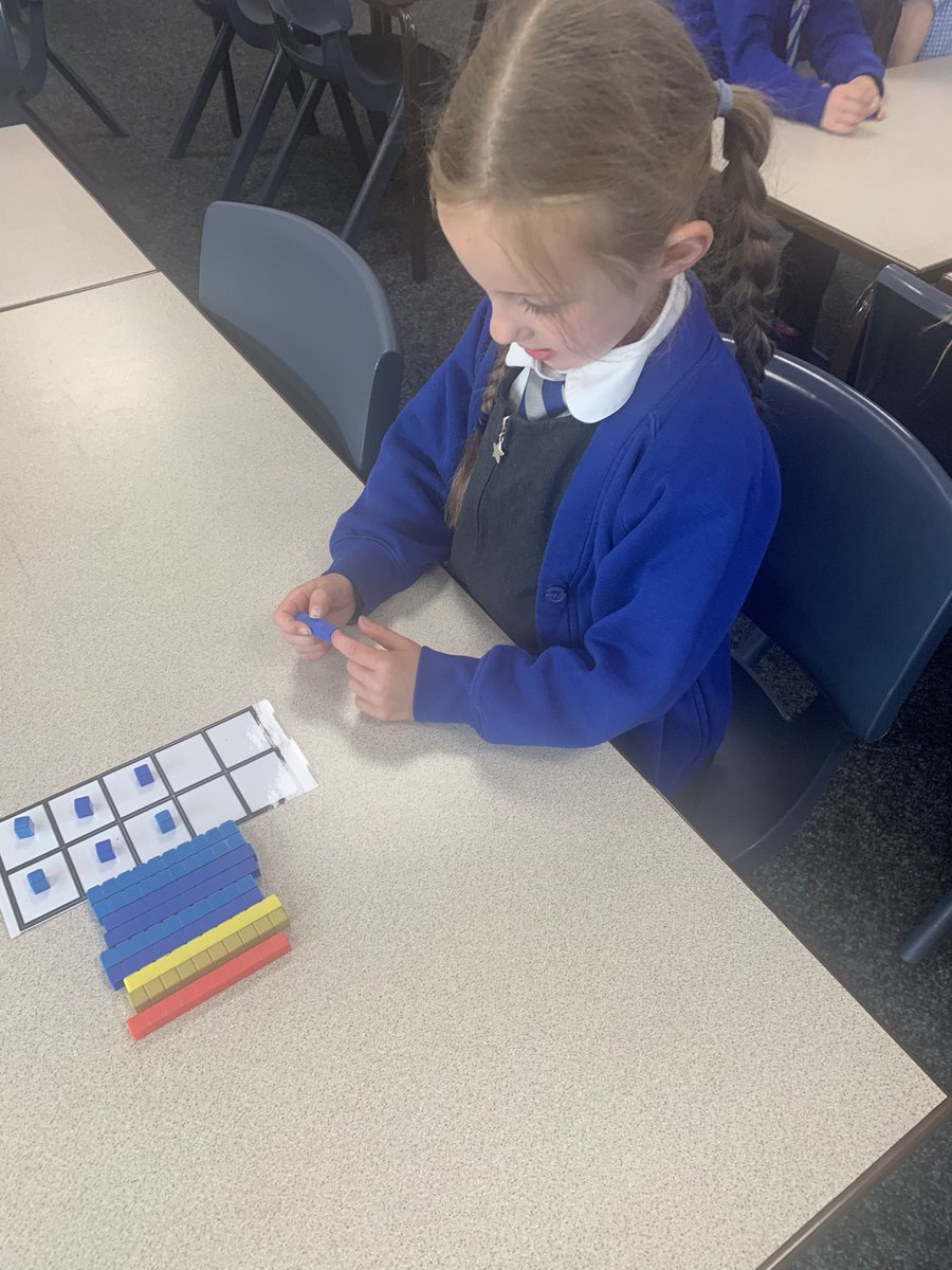 Using ten frames when making numbers using Base 10 is so helpful for our youngest (if not all) learners! 

It’s a familiar resource that they can draw on prior knowledge to use and then apply to greater numbers 🤩
@WhiteRoseEd #keystage1 #year1 #placevalue #cpa