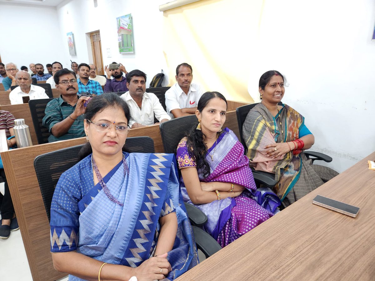 JakkaVenkat2020's tweet photo. The Peerzadiguda Municipal Corporation (PMC) held a meeting today to felicitate animal lovers, community dog feeders, and animal activists. This is the first time that a local government in India has taken such an initiative.

The PMC has been working with the Animal Welfare Society to reduce animal - human conflict. The two organizations have been working together to sterilize and vaccinate dogs, as well as planning to provide food and shelter for them.

The meeting was attended by the Honb’le Mayor, Corporators, and many animal activists. The Mayor praised the efforts of the animal lovers and activists, and said that the PMC would continue to work with them to reduce dog-human conflict.

The PMC is committed to ensuring the safety of both humans and animals. The organization is working to create a more harmonious environment for everyone in the community.

**Thank you to all of the animal lovers, community dog feeders, and animal activists who are making a difference in our community.** 🙏
@KTRBRS @TelanganaCMO @BRSparty @BRSHarish @cdmatelangana @chmallareddyMLA @HiHyderabad @KonathamDileep @KTR_News @TSwithKCR @SPCA_Medchal @SwachhBharatGov @ACLB_Medchal @Collector_MDL @med