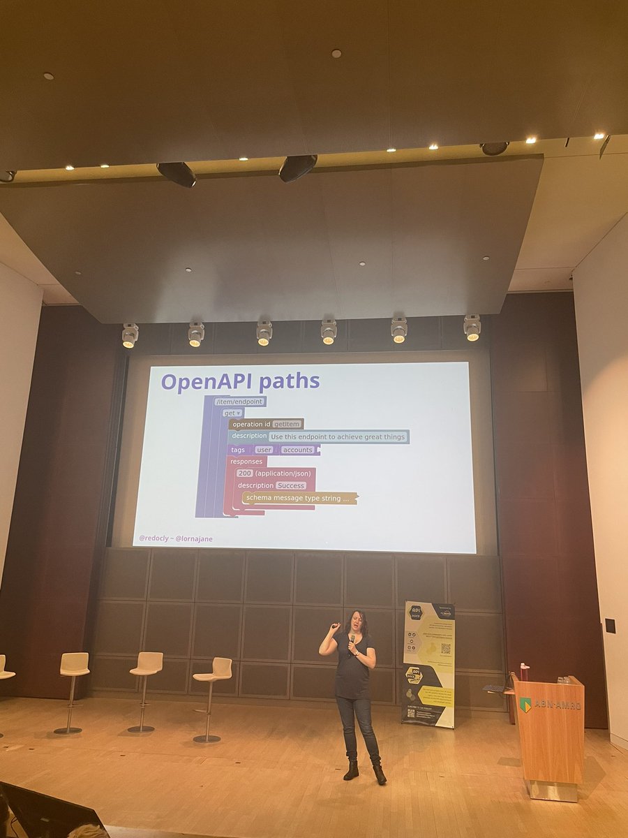 _Unsolved_'s tweet image. Lorna @lornajane gave a perfect dive into the openAPI spec structure, this should be studied at junior tech writers schools #apithedocs