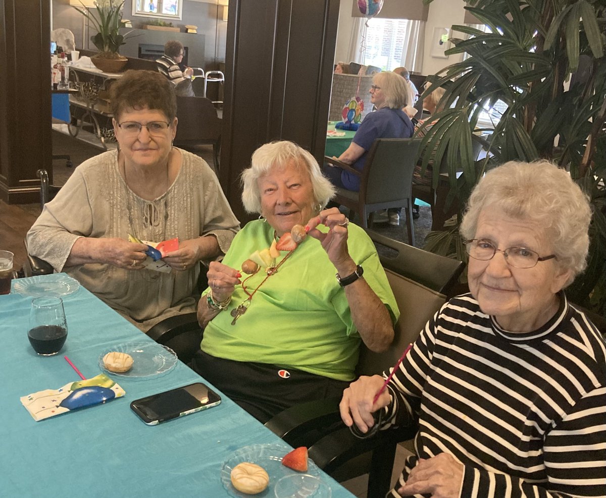 StCharlesHC's tweet photo. A National Donut Day/Birthday Bash Happy Hour was the best way to celebrate π π© the best of both worlds!
#whyitrilogy #donutsfordays https://t.co/BKgOl2S2Mb