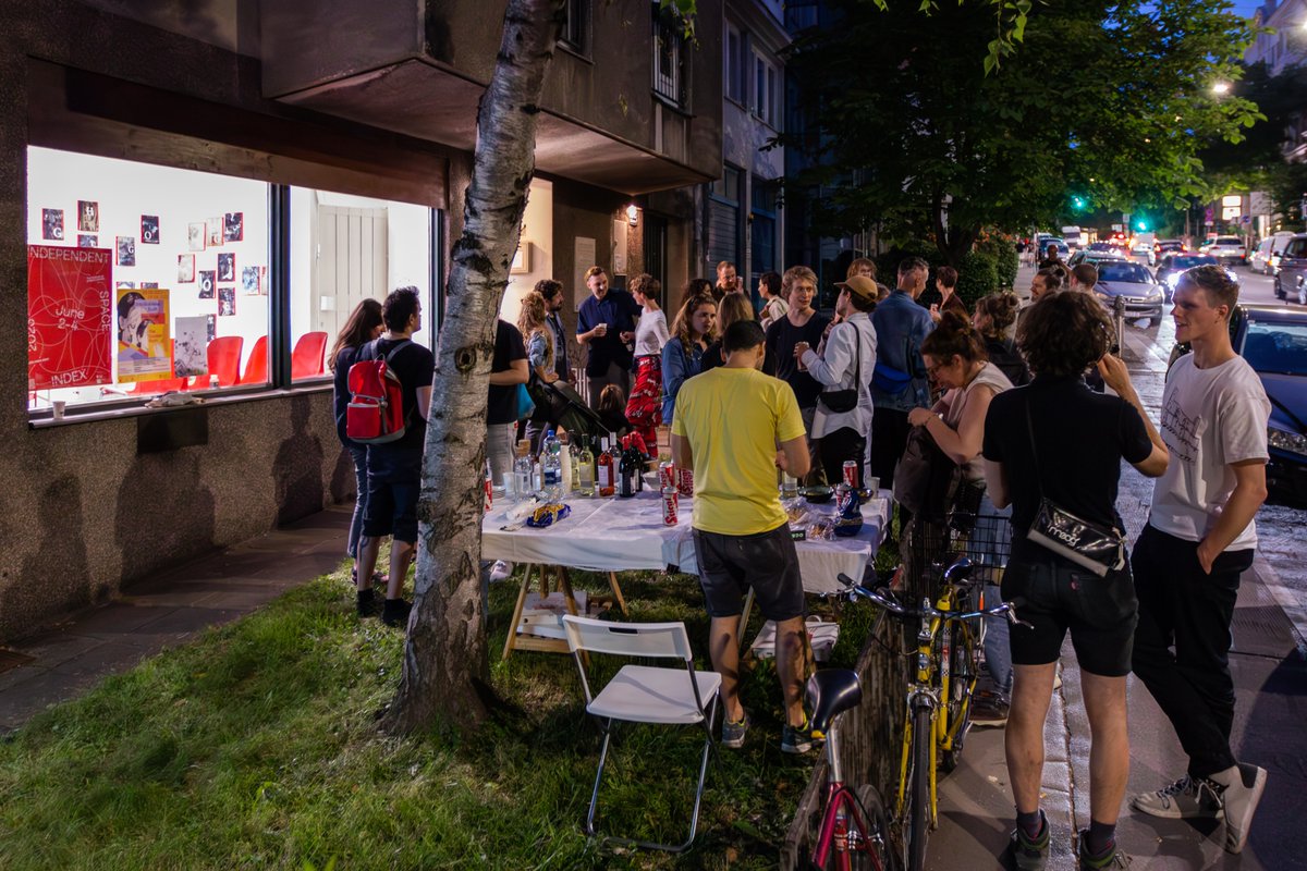 Thanks to everyone who attended our exhibition opening last Friday in the Wiener Gemeindebau Franz-Kinkor-Hof! Come and see the arts - social science collaboration until June 23rd. #Refugees #HealthForAll #3Dscanning #methods #narratives