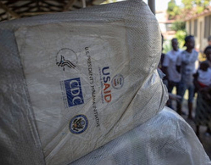 Merci à @USAID qui soutient la riposte du #Mozambique🇲🇿à l’épidémie de #choléra dans la province Cabo Delgado avec : ✅ des kits choléra & du chlore ✅ un réservoir d’eau ✅ des médicaments ce qui aide à endiguer l’épidémie affectant 609 000 personnes, dont 71 % de déplacées.🙌🏾