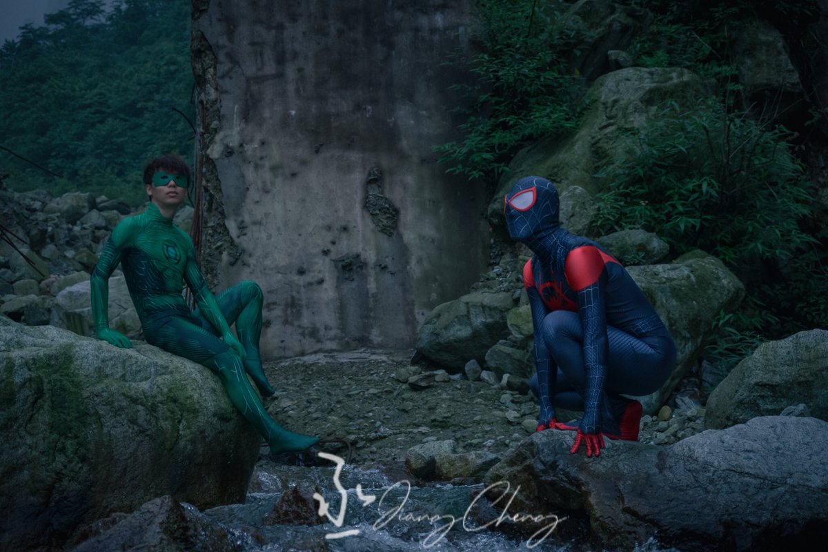 喜欢哪个？
📷：<a href="/ZeYangDH/">蒋丞</a> 
模特：<a href="/SpiderManCHN/">超凡小小虫</a> <a href="/zerotakatoku/">Mr. KGY</a>