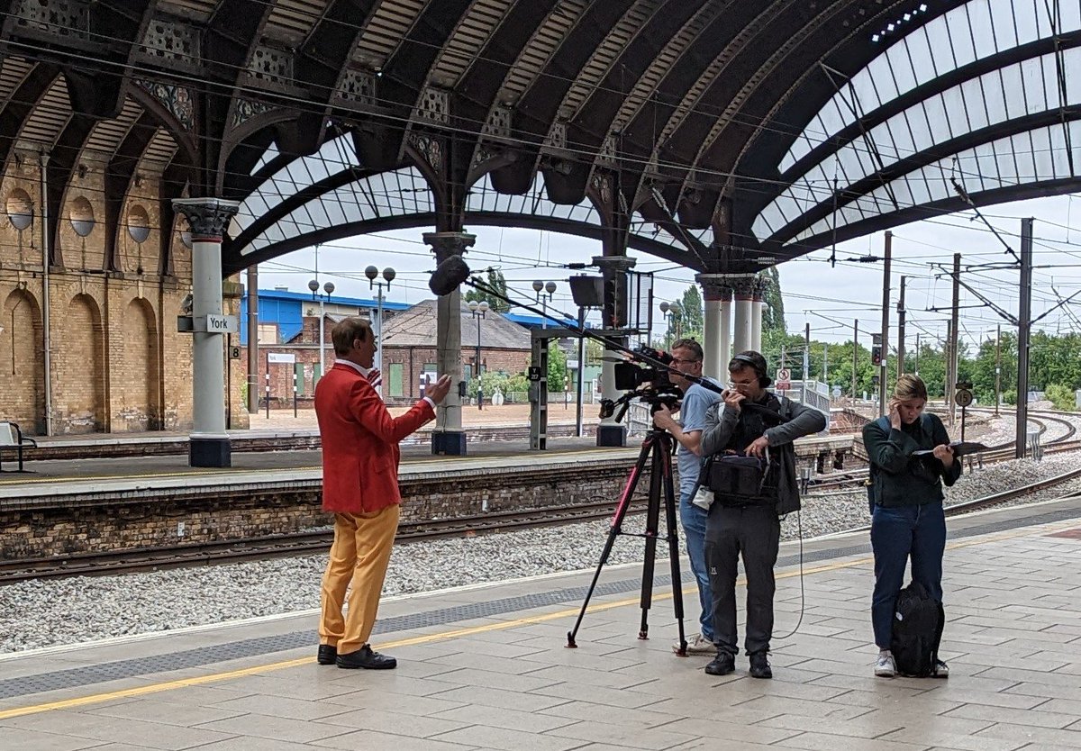 Well whadayahno, it's only that joker cosplay fella Michael Potatoes livestreaming from York Station or something #InfluencerLife