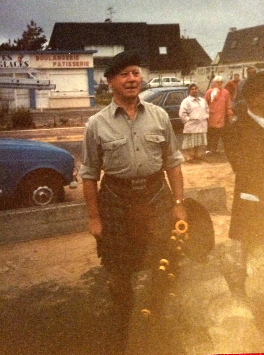 Piper Bill Millin: a photograph I took of him at Sword Beach on 6 June 1984 after he had played his pipes on the beach, just as he had done 40 years before. Today a memorial remembers this extraordinary soldier who served with Lord Lovat’s Commandos. #DDay #WW2 #DDay79