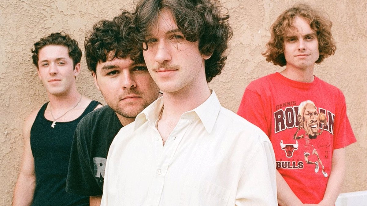 Listen to Ultra Q’s glorious new single, Saturday. kerrang.com/listen-to-ultr… <a href="/UltraQmusic/">Ultra Q</a>