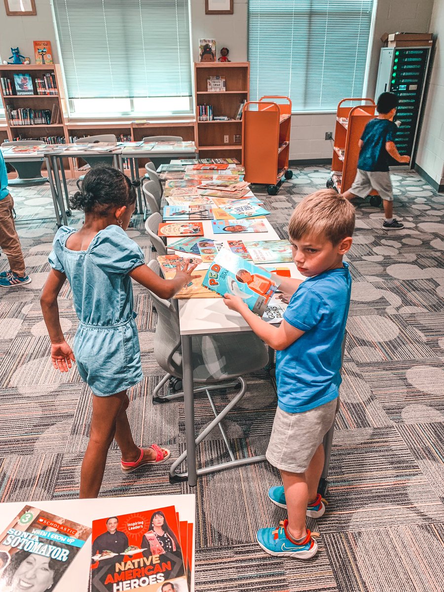 BookwormBuilder's tweet photo. Summer Book Giveaway #1: DPS ‘We Are Readers’ 📚☀️ @DurhamPublicSch https://t.co/ukPduTggrv