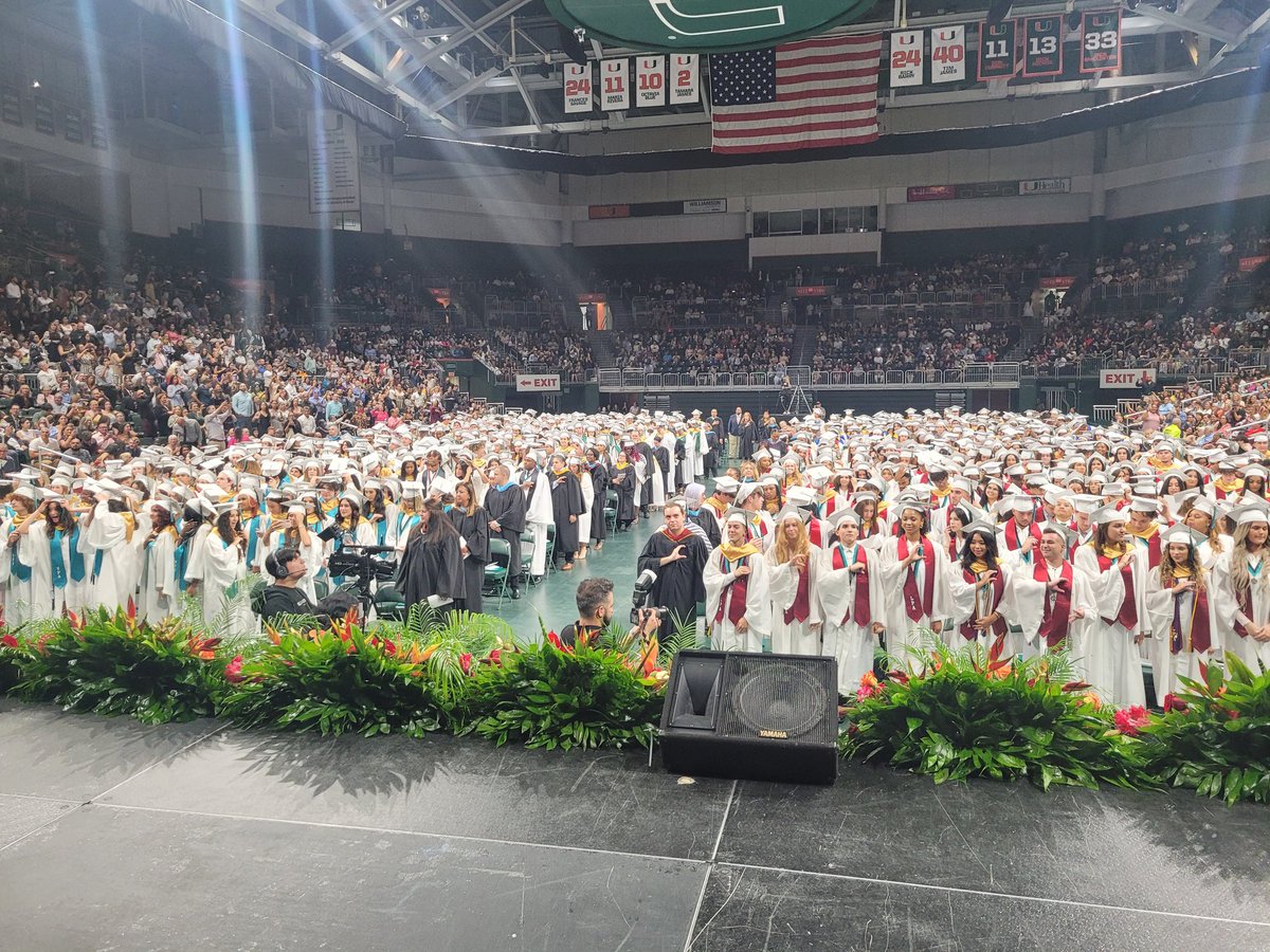 AlayonSally's tweet image. Congratulations to the @sr_reef Class of 2023! Go Barracudas! @MDCPSSouth #MDCPSGrad