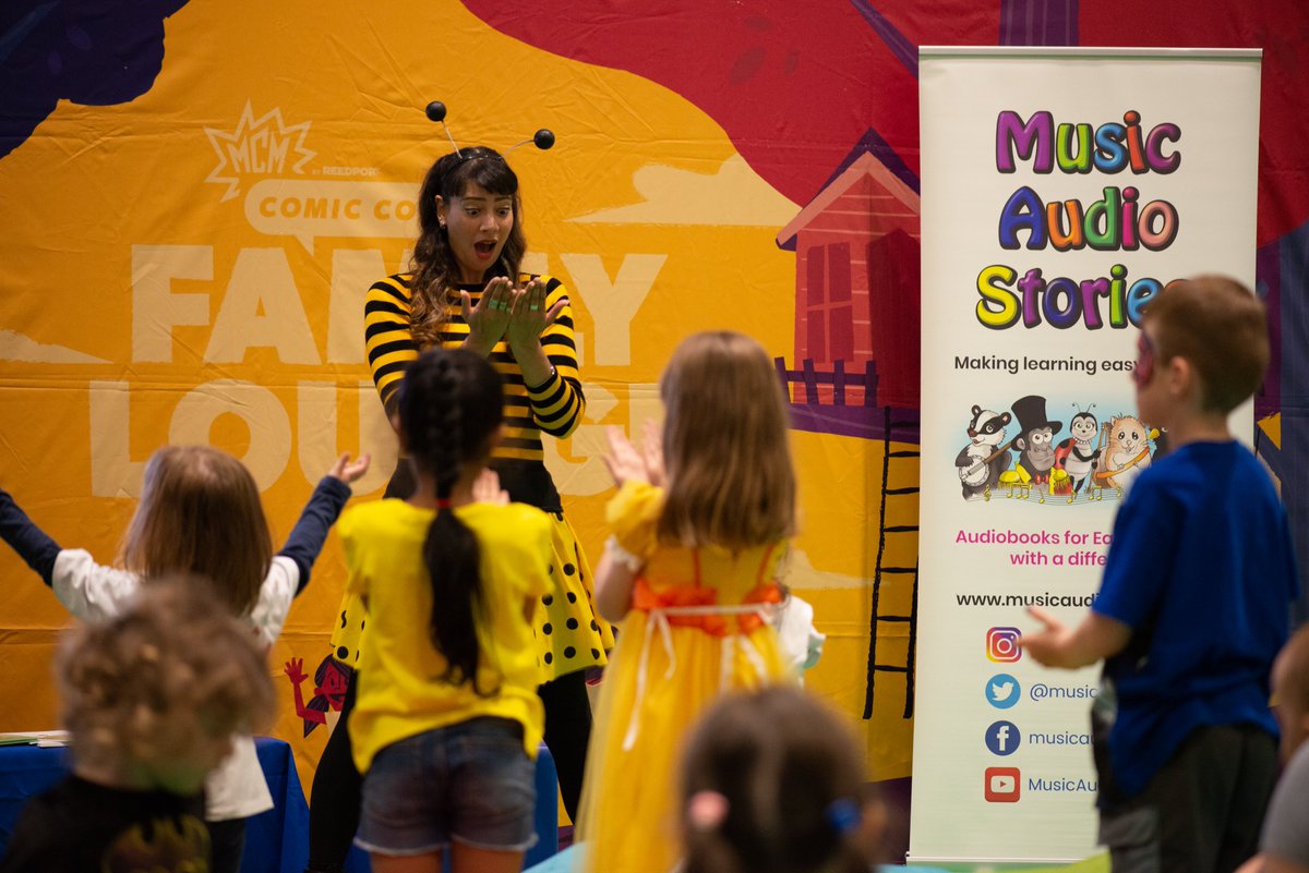 musicaudiostory's tweet photo. "We like comic book fun."
@StorytimewithAC at #MCMComicCon
#SuperheroBugs
@ExCeLLondon
28/5/23
#Blog ➡️ https://t.co/04QWVcnqqs
▪Photography by Harald Haugan▪
©2023 Haugan Photography
#mcmlondoncomiccon #singing #dancing #storyteller #superhero #storytime #comicbooks #fun https://t.co/SU5VhHB6Kb