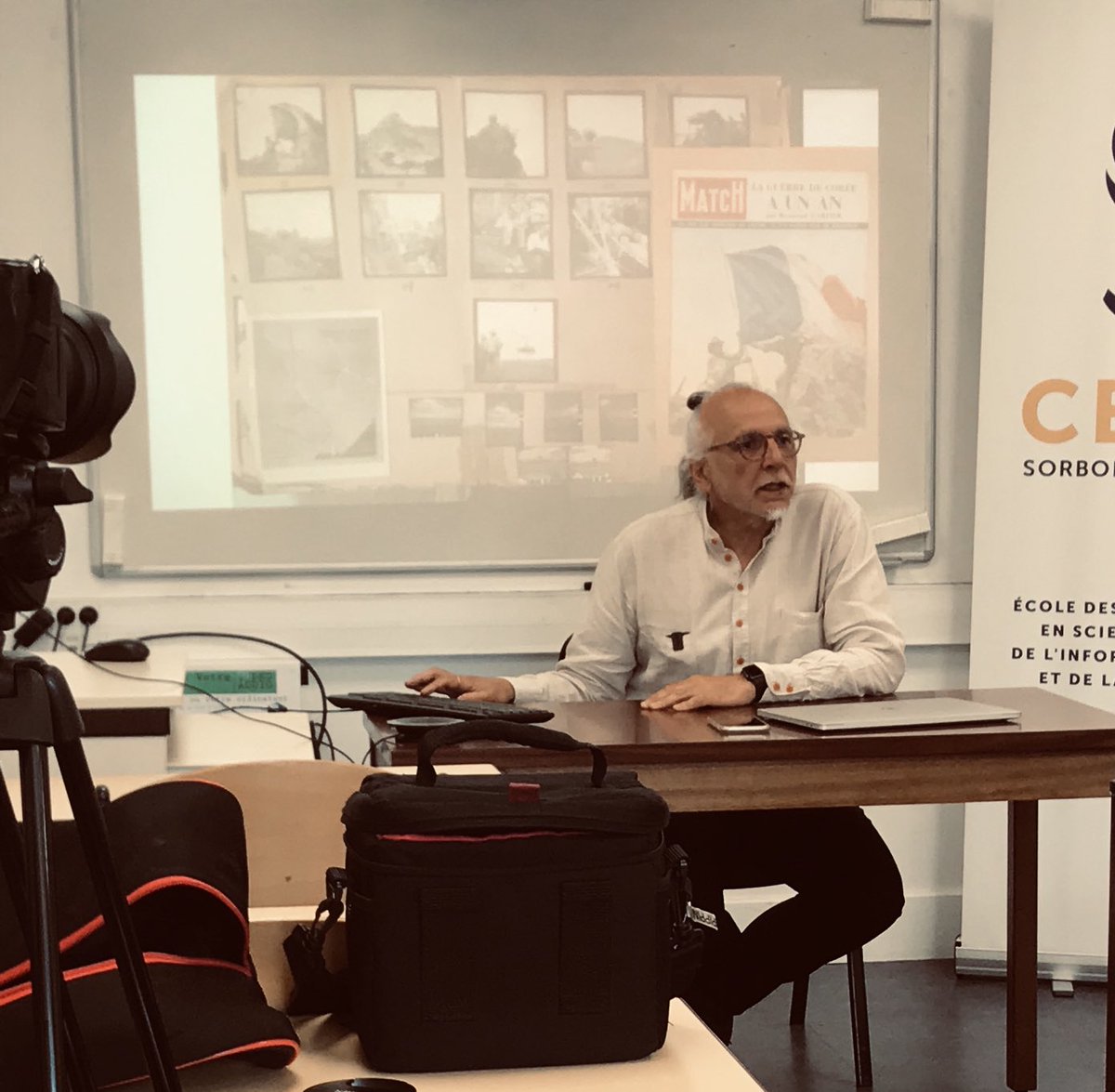 Denis Ruellan, chercheur au ⁦<a href="/Gripic_Celsa/">GRIPIC (Celsa – Sorbonne Université)</a>⁩, parle de la fabrication et de l’usage des images de guerre. « Midi de la recherche », ⁦<a href="/CELSA_Officiel/">CELSA</a>⁩ ⁦<a href="/LettresSorbonne/">Faculté des Lettres Sorbonne Université</a>⁩ ⁦<a href="/Sorbonne_Univ_/">Sorbonne Université</a>⁩