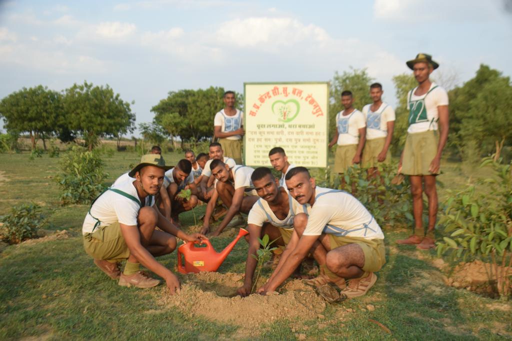 #विश्व_पर्यावरण_दिवस के अवसर पर "Mission Life for Environment" अभियान के तहत सहायक प्रशिक्षण केंद्र सीमा सुरक्षा बल, टेकनपुर में पौधIरोपण का कार्यक्रम आयोजित किया गया I
#Missionlife
#BSFACYTEKANPUR
#JaiHind
#FirstLineOfDefence