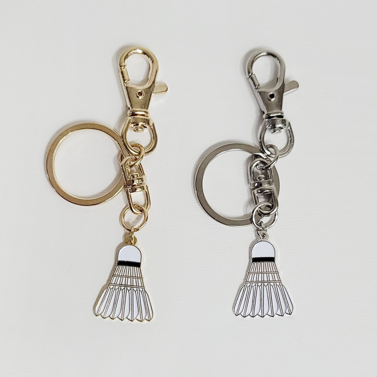 요즘 배드민턴 치는게 너무 재미있어서
셔틀콕 키링을 만들게 되었습니다 :)

여러분은 혹시 요즘 어떤 운동을 하고 계신가요?
그 운동의 매력은 무엇인가요?
궁금하네요 ♥