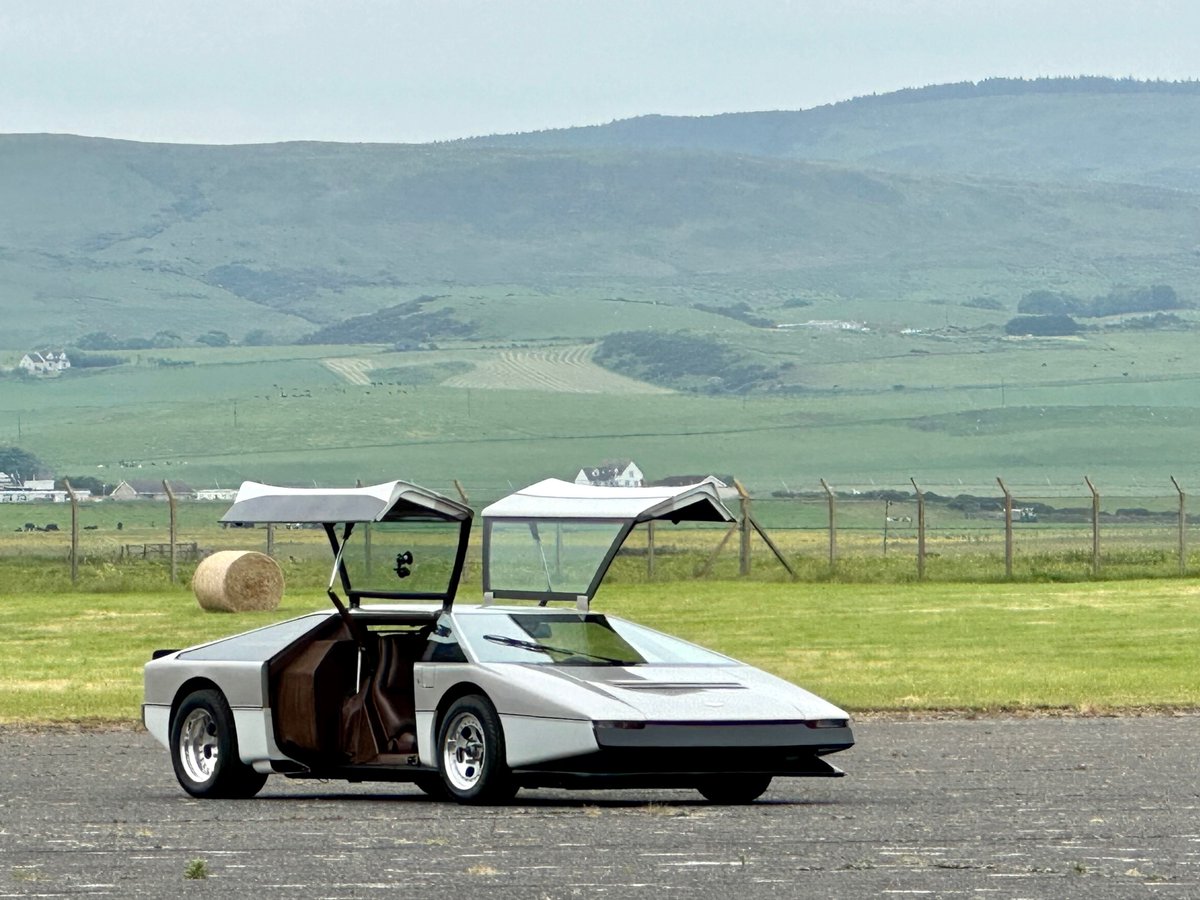 After a 43 year wait, Bulldog has just broken the long promised 200mph barrier at Campbelltown Airport, Scotland. Driven by Darren Turner, a peak speed of 205.4mph was recorded. Tim Cottingham, AMHT Trustee, was there to witness this incredible moment!