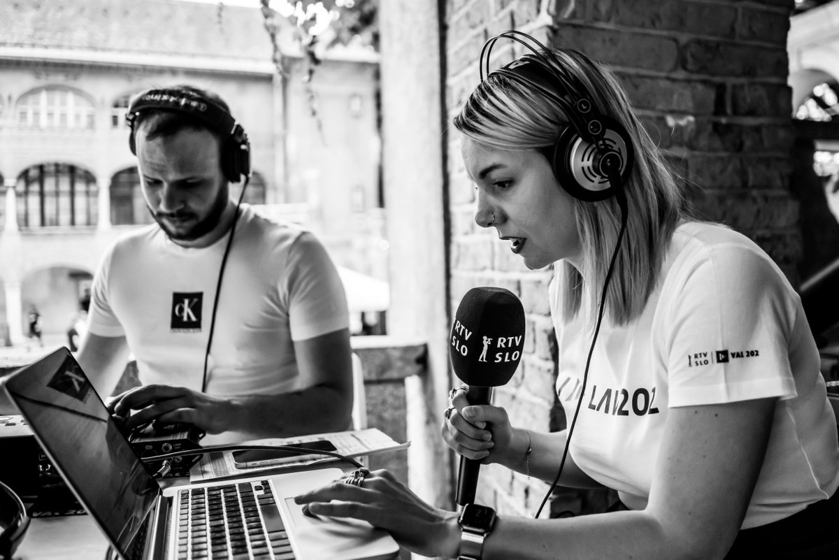 Spomin na junij 2022.  Tudi letos vas na <a href="/Val202/">Val 202</a> iz Križank pospremim/odpeljem na koncert leta! ❤️ Kdo pride na Izštekanih 30?

P.s <a href="/drfilomena/">Alenka Unk</a> tudi letos pride na koncert ✈️ iz Luksemburga. Kaj ste pa vi naredili za to, da bi slišali kak svoj koncert leta?

Hvala za odzive in RT