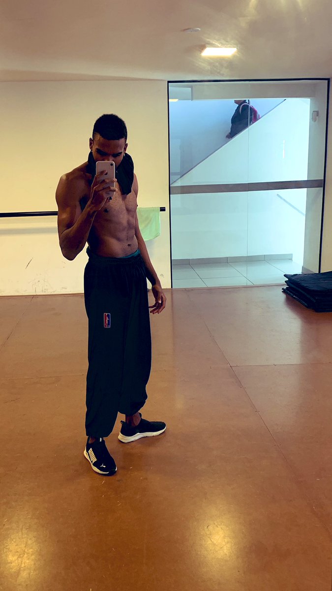 Corrente de foto no espelho 

Entrei nessa tbm