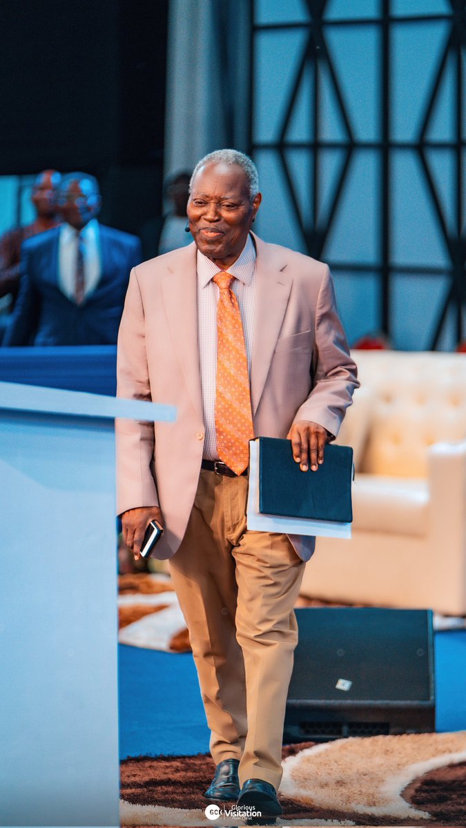 Eddyomena's tweet photo. …quatre-vingt deux ans🥹🙌🏻🥳 
Thank you for giving to the LORD, Papa
Je vous aime😍
#PastorKumuyiat82 https://t.co/0PsRH5DdXN