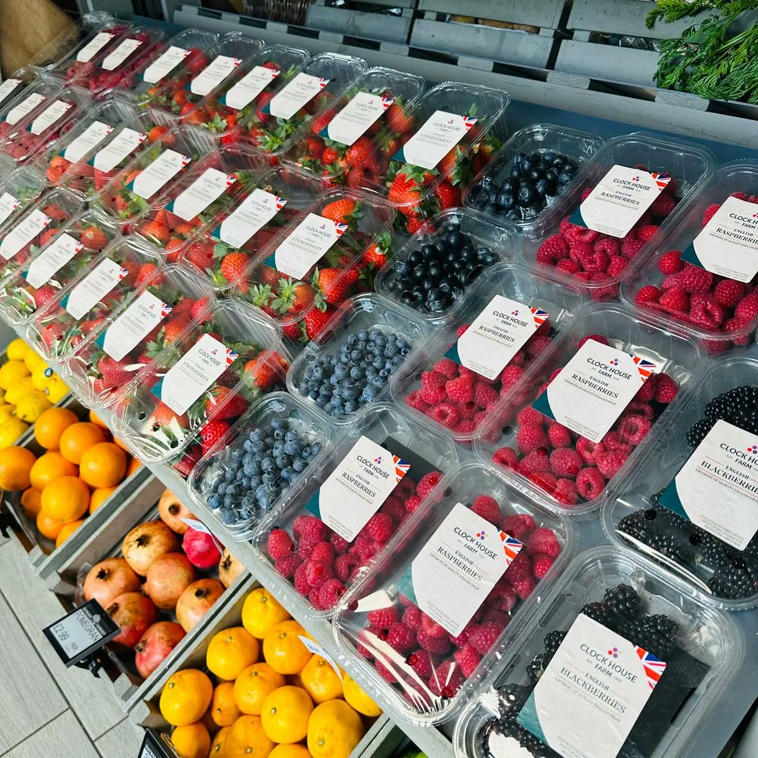 haywards1990's tweet photo. 🍓🖤🍓 Ripe, juicy, and bursting with flavour, our local strawberries, blackberries, and raspberries are here to delight your taste buds! 🌱🌞✨ #LocalBerries #SweetTreats #BerryLove #DeliciousDelights #JuicyGoodness #Haywards1990 https://t.co/N8gH7dtey4