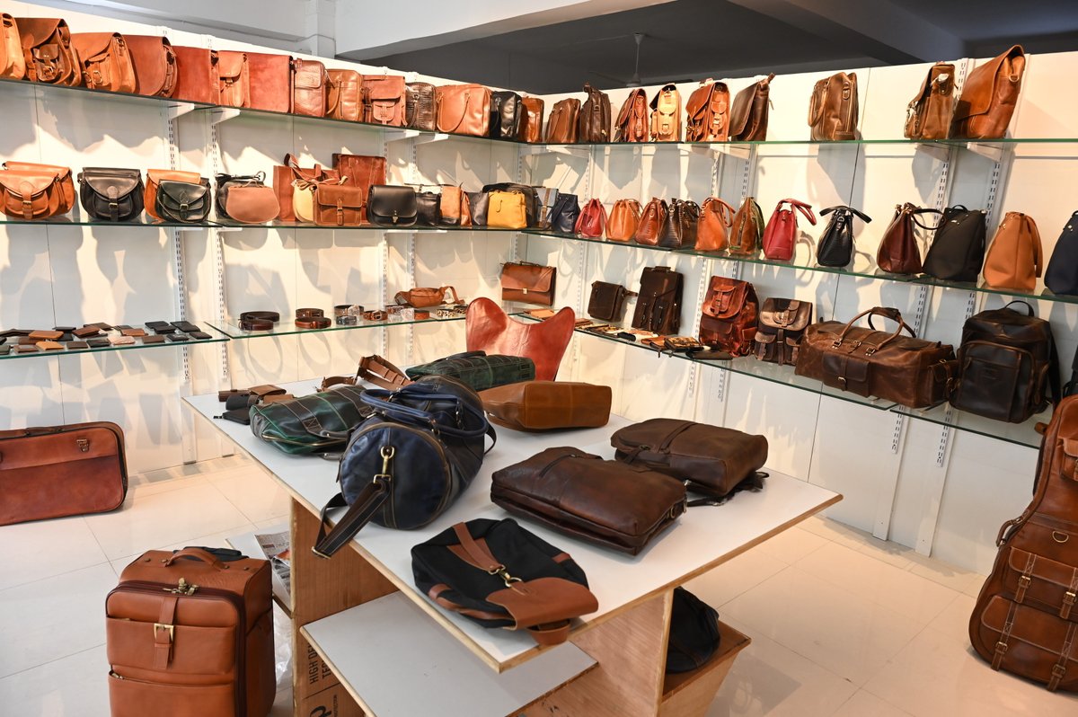 mahetristudio's tweet photo. MaheTri Leather Studio Open In Udaipur #mahetri #mahetribags #mahetriindia #bags https://t.co/IfifHcihmv