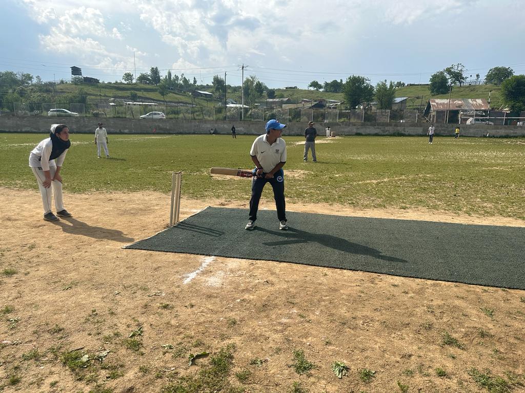 FatimaD75261608's tweet photo. Breaking barriers in North Kashmir Womens Premier League! Kashmiri girls grab a golden opportunity provided by the Indian Army to showcase their cricket skills.  #NKPL #KashmiriGirlsCricket #Empowerment @BCCIWomen @NorthernComd_IA @ChinarcorpsIA @RadioChinar https://t.co/NlNv7c1aIP