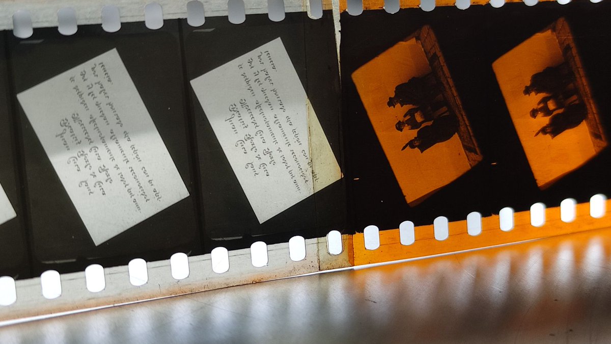 Filmoteca_es's tweet image. 💬 El #nitrato de celulosa, también conocido como #celuloide, es un material altamente inflamable que se utilizaba para la fabricación de películas antes de la aparición del acetato de celulosa en 1950. Fue ampliamente usado en la era del cine mudo.