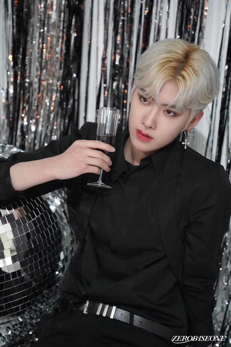 on Twitter "face card never declines"