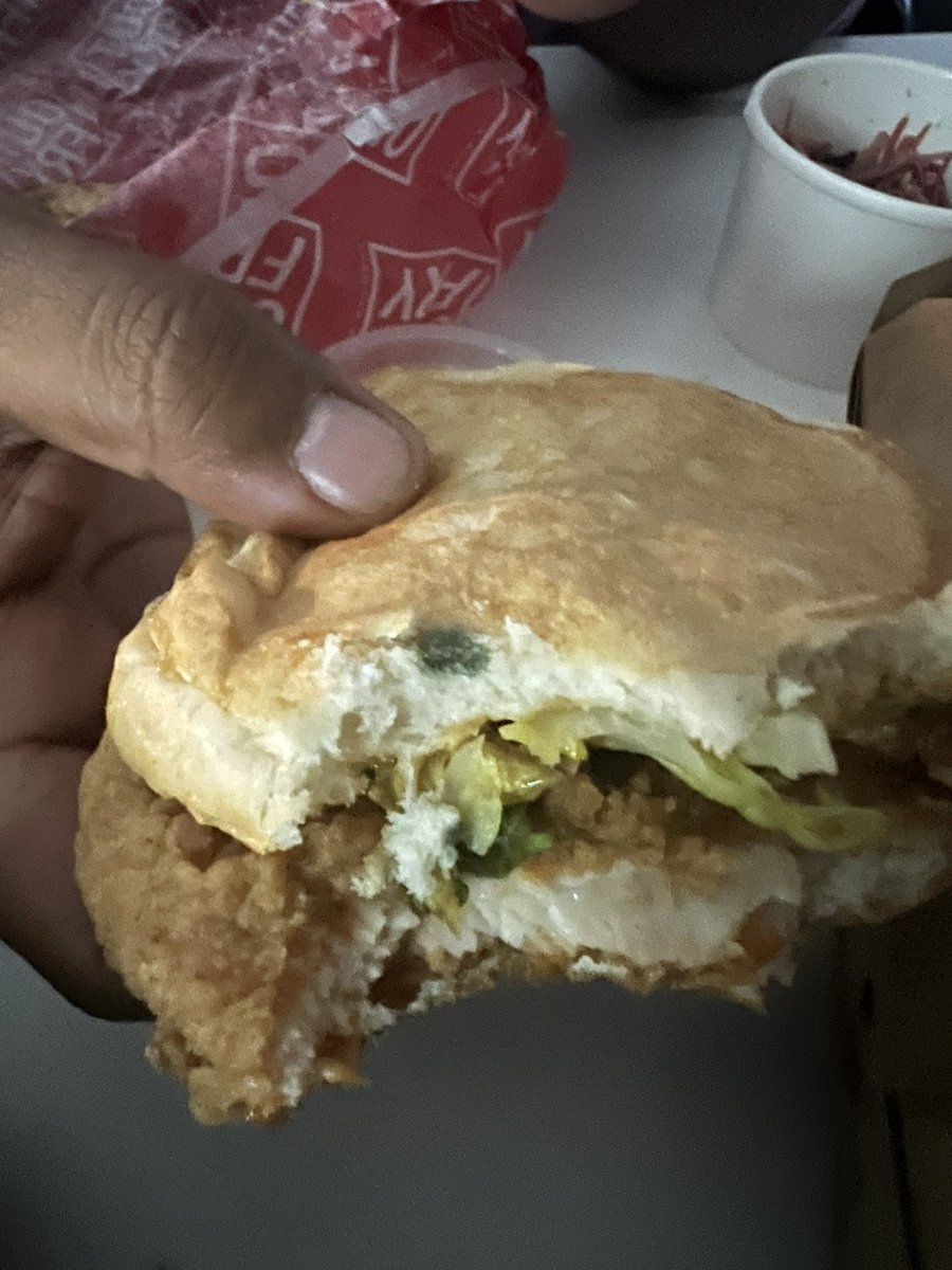 Reda Redwolfs On Twitter J ai Re u Des Burgers Moisi Et ubereats reda-redwolfs-on-twitter-j-ai-re-u-des-burgers-moisi-et-ubereats