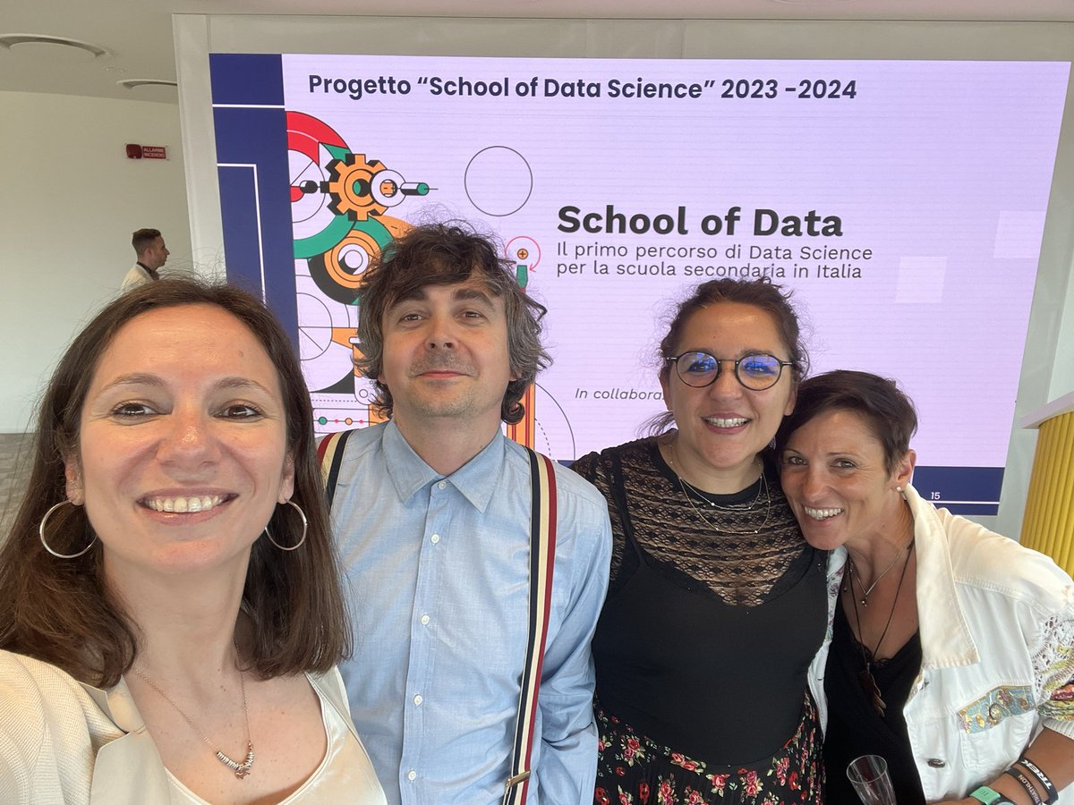 eleonorafaina's tweet photo. Oggi a Cuneo con @FutureEduModena abbiamo raccontato la nostra School of Data Science. Siamo felici dei primi risultati e siamo contenti di lavorare con le imprese, nelle scuole,  per sviluppare le competenze digitali dei ragazzi. 
Creiamo un futuro di lavoro e opportunità! https://t.co/KSInDYg7Be