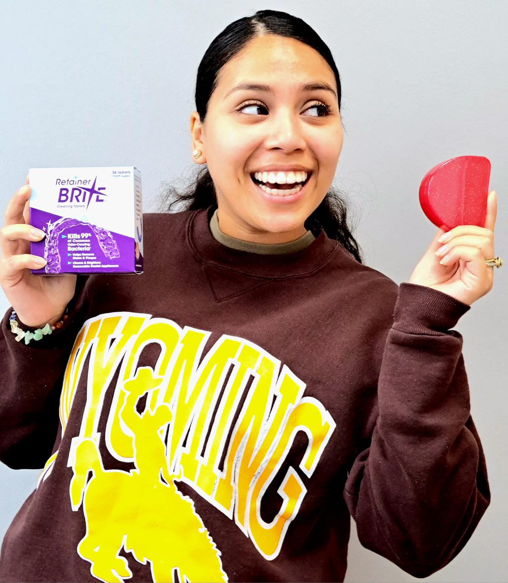 BSOPBedford's tweet image. Keep your retainers safe and clean with Retainer Brite cleaning tablets!! As modelled by our lovely patient Iris! 🤩

#retainerbrite #retainers #orthodontist #bedford #holdthatsmile